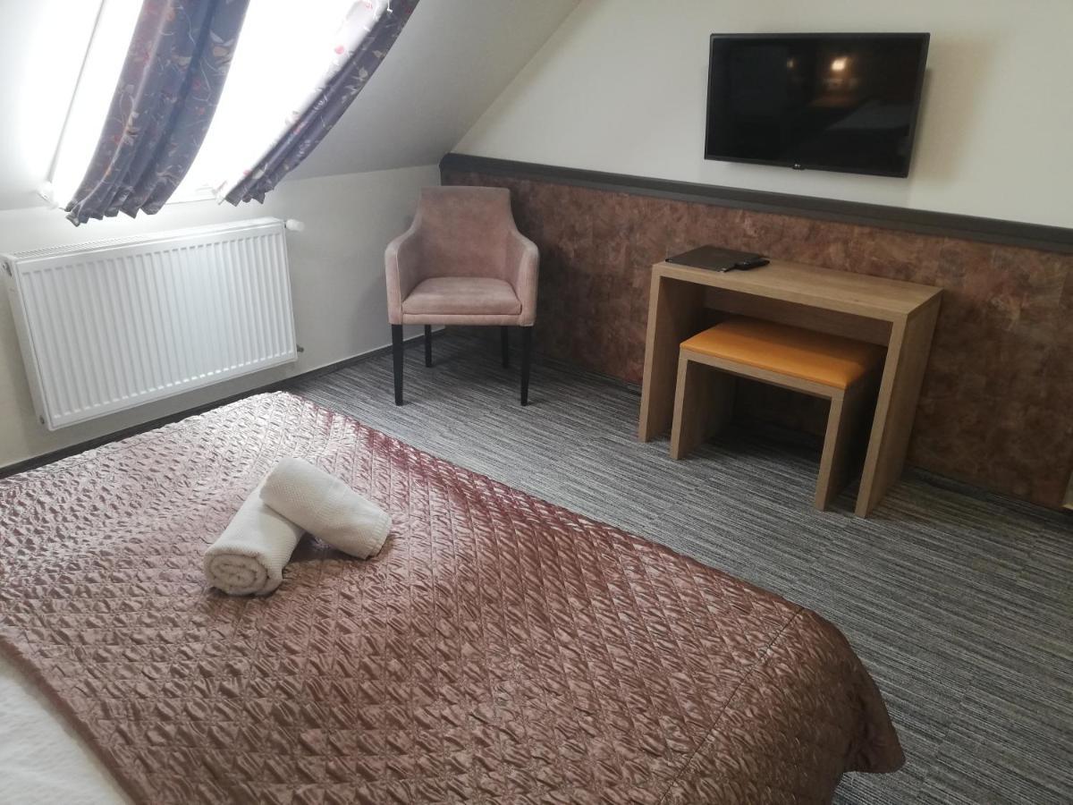 באלאטונקנשה Hotel Dolce Vita מראה חיצוני תמונה