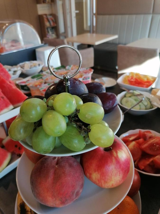 באלאטונקנשה Hotel Dolce Vita מראה חיצוני תמונה