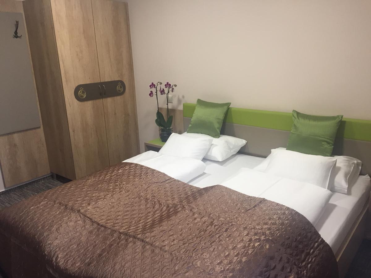 באלאטונקנשה Hotel Dolce Vita מראה חיצוני תמונה